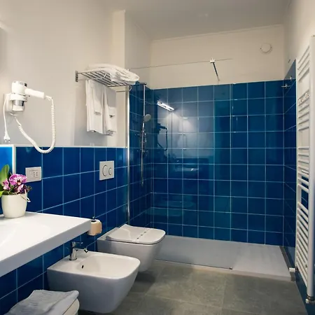 Mistral2 Hotel-2